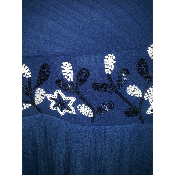 ASOS Curve gown - Picture 2 of 7